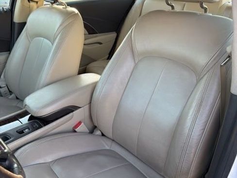 Used 2016 Buick LaCrosse Leather image 8