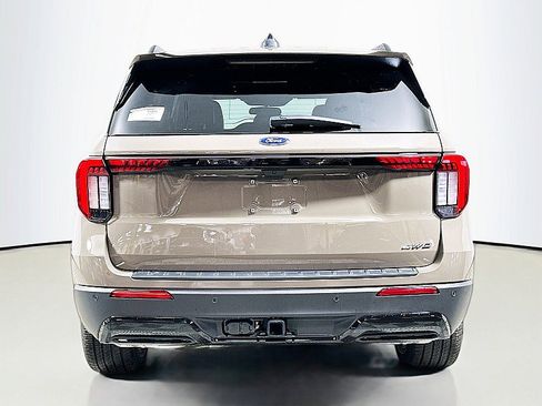 New 2026 Ford Explorer ST-Line w/ ST-Line Street Pack image 5