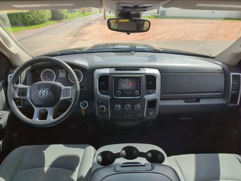 Used 2023 RAM 1500 Classic SLT AWD/4WD image 32