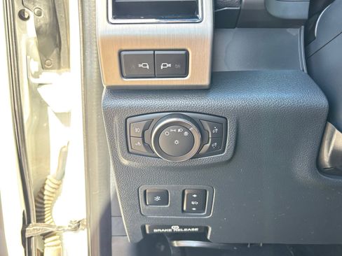 Used 2022 Ford F350 Platinum w/ FX4 Off-Road Package image 14