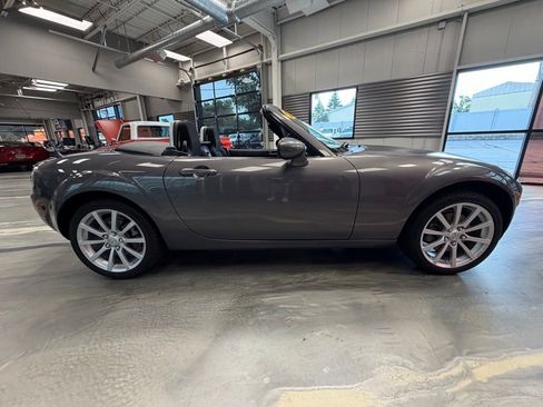 Used 2007 MAZDA MX-5 Miata Touring RWD image 21