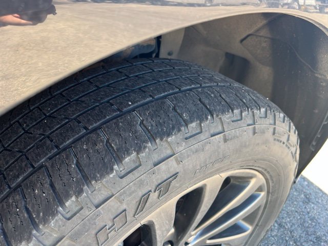 Used 2019 Ford Expedition Limited w/ Equipment Group 301A AWD/4WD image 18