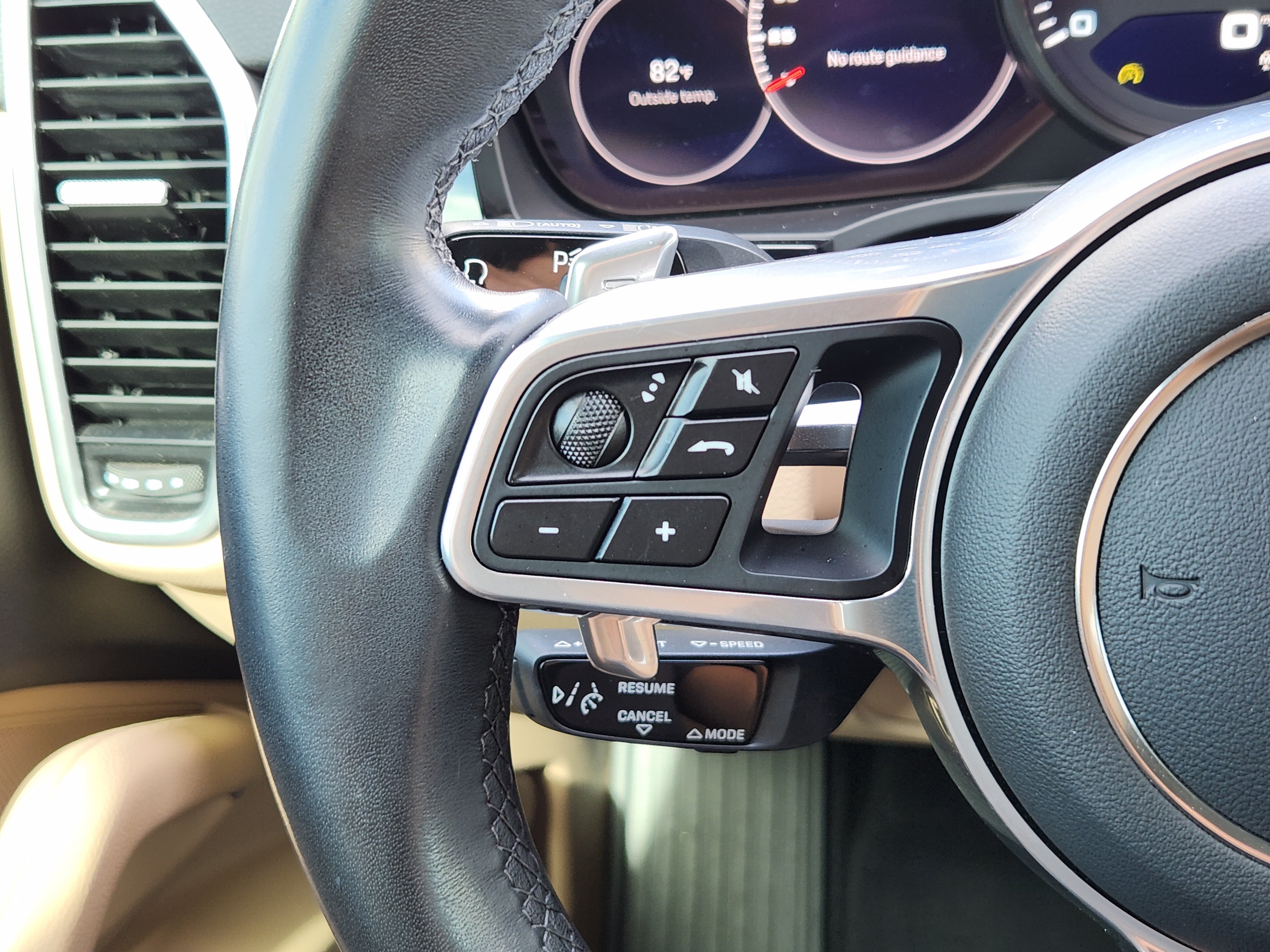 Used 2023 Porsche Cayenne Coupe AWD/4WD image 27