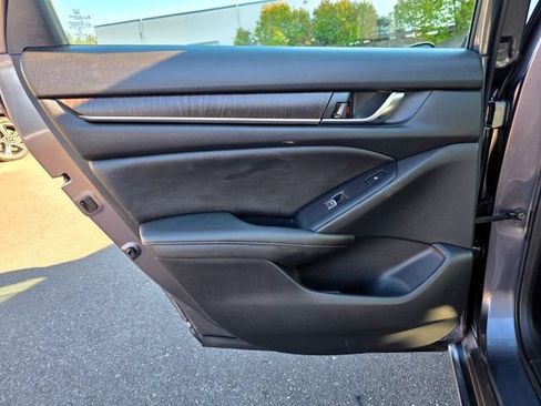 Used 2019 Honda Accord Touring image 33
