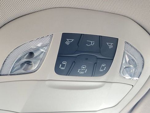 Used 2023 Chrysler Pacifica Touring-L image 29