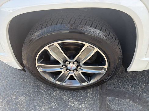 Used 2018 GMC Acadia Denali w/ Technology Package AWD/4WD image 14