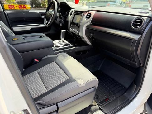 Used 2016 Toyota Tundra SR5 w/ SR5 Upgrade Package RWD image 17