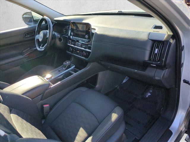 Used 2024 Nissan Pathfinder SV AWD/4WD image 22