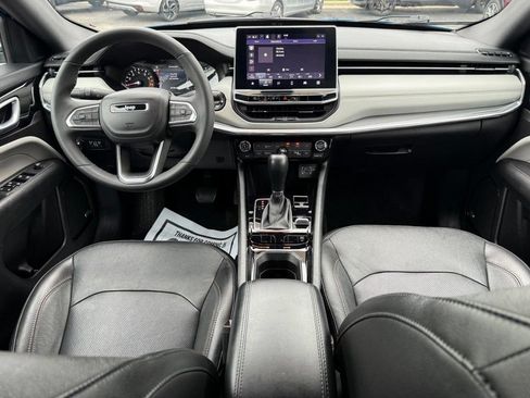 Used 2023 Jeep Compass Limited w/ Sun and Sound Group AWD/4WD image 8