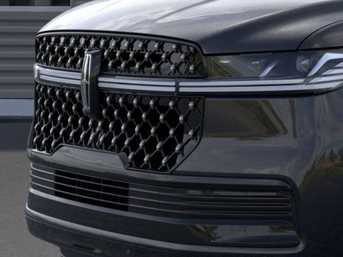 New 2026 Lincoln Navigator L Black Label AWD/4WD image 17