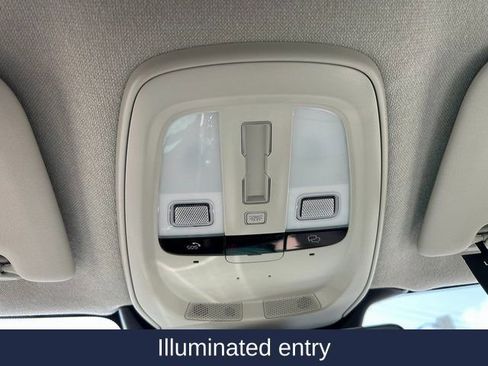 New 2025 Volvo XC40 B5 Ultra w/ Protection Package image 28