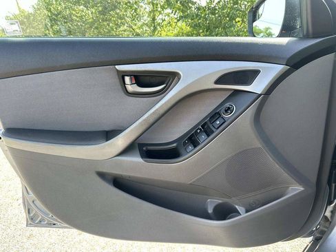 Used 2016 Hyundai Elantra SE w/ Option Group 02 FWD image 26