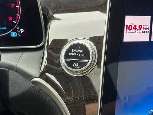 Certified 2025 Mercedes-Benz GLC 300 4MATIC image 22