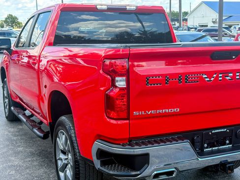 Used 2022 Chevrolet Silverado 1500 LT AWD/4WD image 14