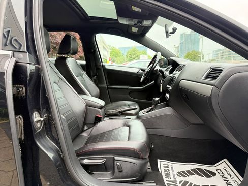 Used 2013 Volkswagen Jetta GLI Autobahn FWD image 35