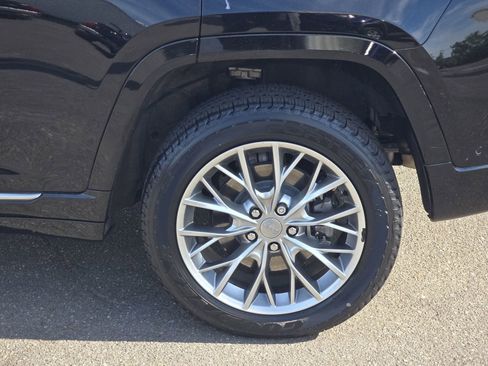 Used 2022 Jeep Grand Cherokee Summit w/ Advanced Protech Group IV AWD/4WD image 35