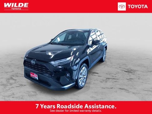 Certified 2022 Toyota RAV4 XLE Premium image 5