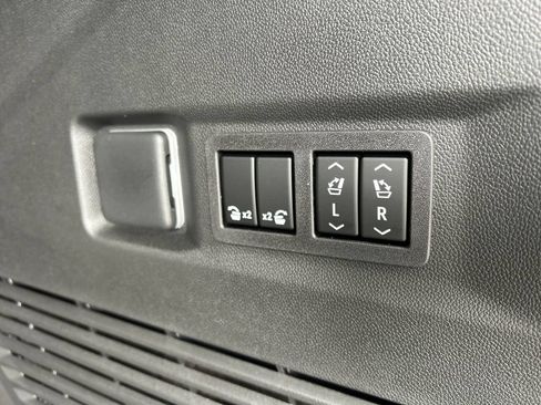 New 2026 GMC Yukon Elevation w/ LPO, Floor Liner Package AWD/4WD image 40