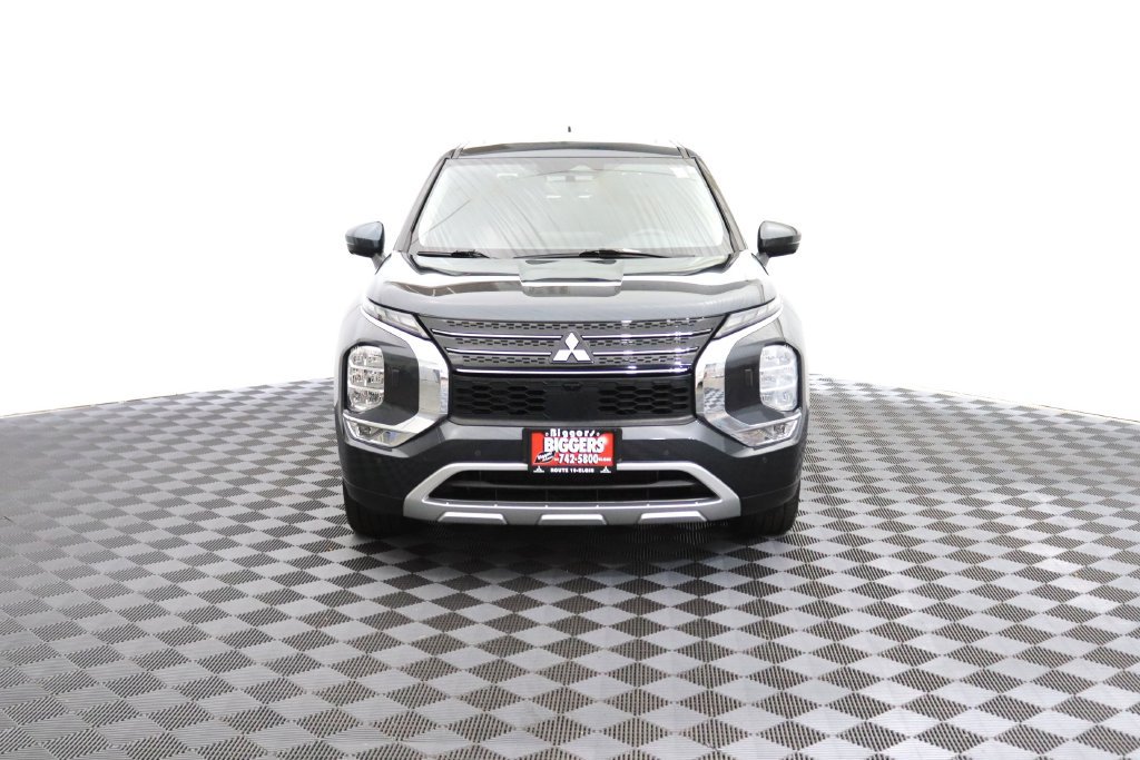 Used 2024 Mitsubishi Outlander SE AWD/4WD image 2