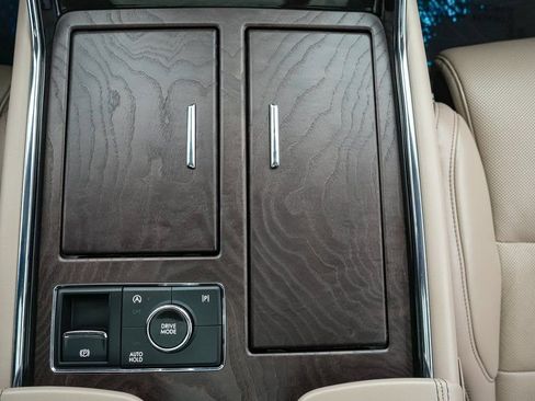 Used 2024 Lincoln Navigator L Reserve image 18