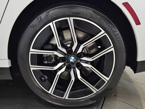 Used 2024 BMW 760i xDrive w/ Premium Package 2 AWD/4WD image 11