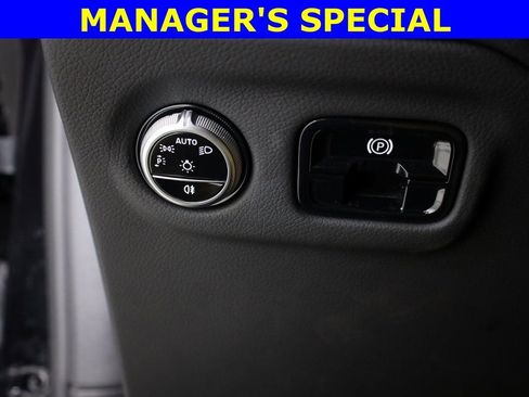 Used 2023 Mercedes-Benz EQE 500 4MATIC SUV image 11