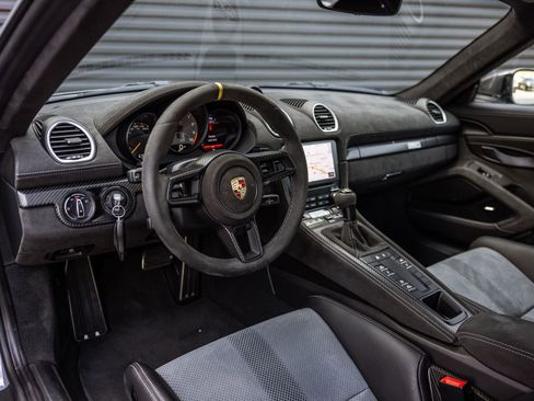 Certified 2023 Porsche 718 Cayman GT4 RS RWD image 4