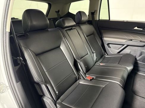Used 2023 Volkswagen Atlas SE image 13