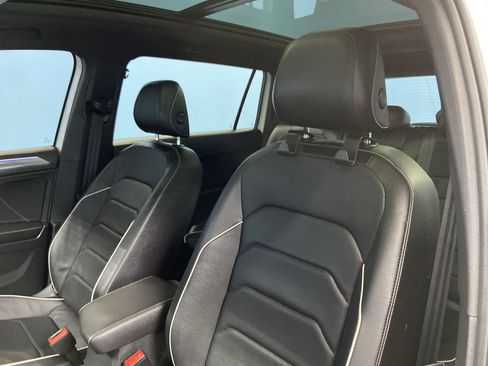 Used 2022 Volkswagen Tiguan SEL R-Line image 8