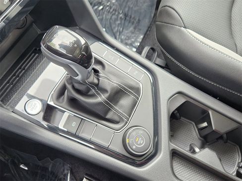 New 2025 Volkswagen Taos SEL image 16