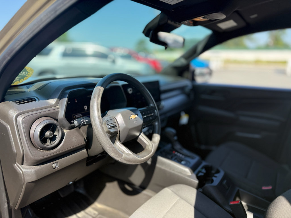 Used 2023 Chevrolet Colorado W/T RWD image 21