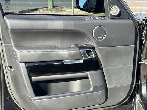Used 2017 Land Rover Range Rover HSE image 15
