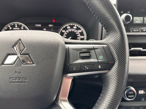 Used 2022 Mitsubishi Outlander SEL AWD/4WD image 27