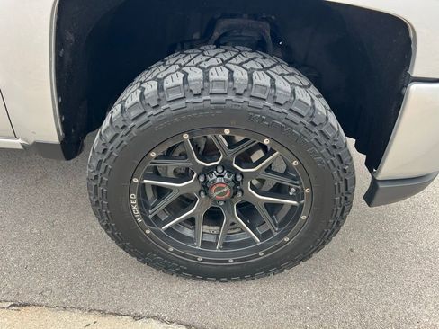 Used 2018 Chevrolet Silverado 1500 LT w/ All Star Edition AWD/4WD image 11