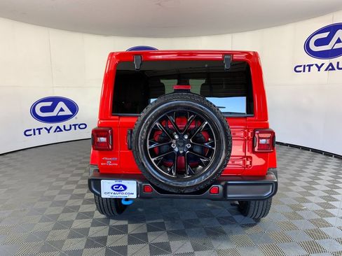 Used 2024 Jeep Wrangler Unlimited Sahara AWD/4WD image 4