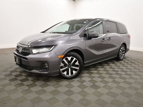 Certified 2025 Honda Odyssey EX-L image 2