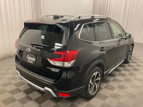 Used 2023 Subaru Forester Touring image 3