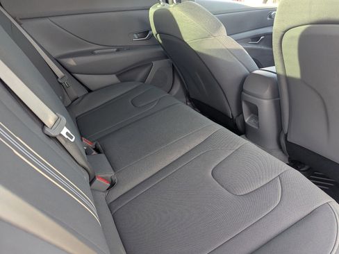 Used 2024 Hyundai Elantra SEL image 14