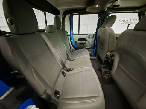Used 2025 Jeep Gladiator Sport image 25