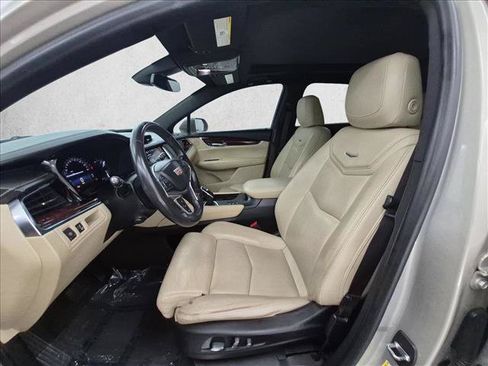 Used 2017 Cadillac XT5 Premium Luxury w/ Advanced Security Package AWD/4WD image 17