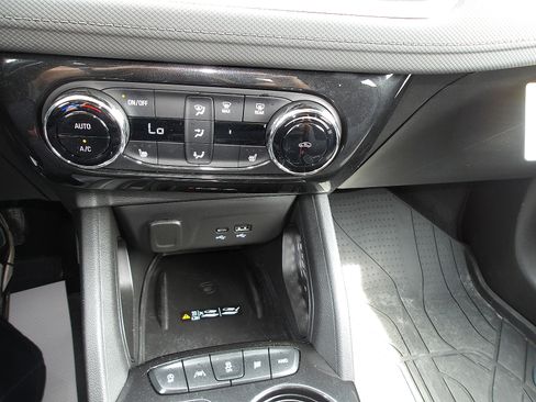 Certified 2024 Chevrolet TrailBlazer LT w/ Convenience Package image 21