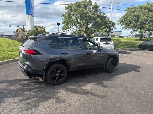 Used 2020 Toyota RAV4 XSE w/ XSE Grade Weather Package AWD/4WD image 12