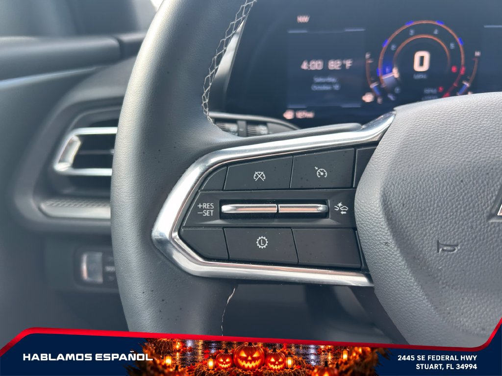 Used 2026 Chevrolet Traverse LT FWD image 19