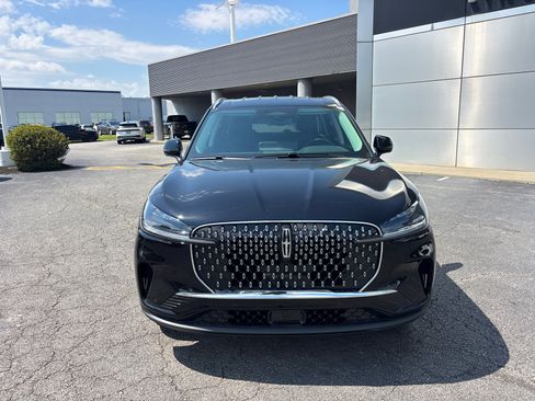 New 2026 Lincoln Aviator AWD image 2