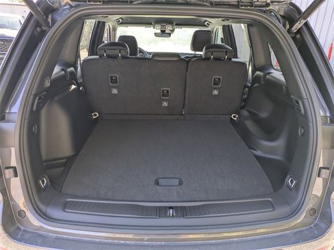 New 2025 Jeep Grand Cherokee Limited image 32