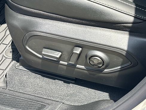 New 2026 Jeep Grand Cherokee Limited AWD/4WD image 18