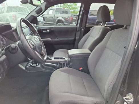 Used 2019 Toyota Tacoma TRD Sport AWD/4WD image 20