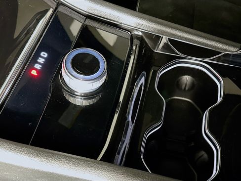 Used 2023 Jeep Grand Cherokee L Laredo image 24