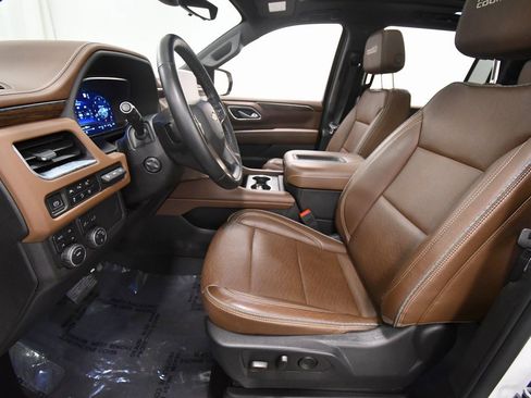 Used 2023 Chevrolet Suburban High Country image 14