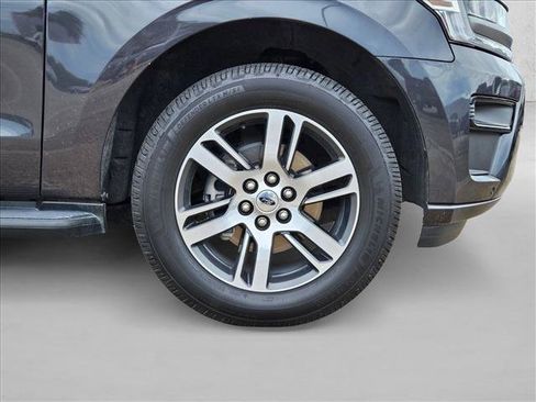 Used 2024 Ford Expedition XLT RWD image 21
